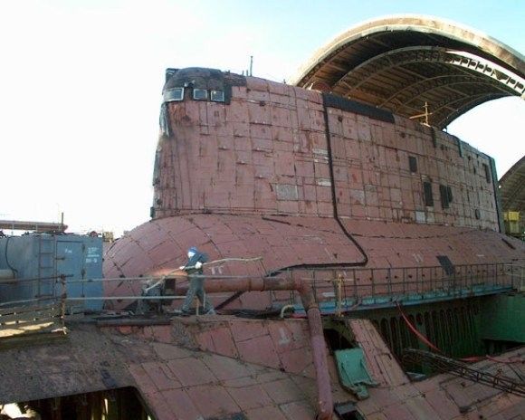 Utylizacja strategicznego, atomowego okręty podwodnego typu Akuła w stoczni „Siewmasz”. Fot. Siewmasz