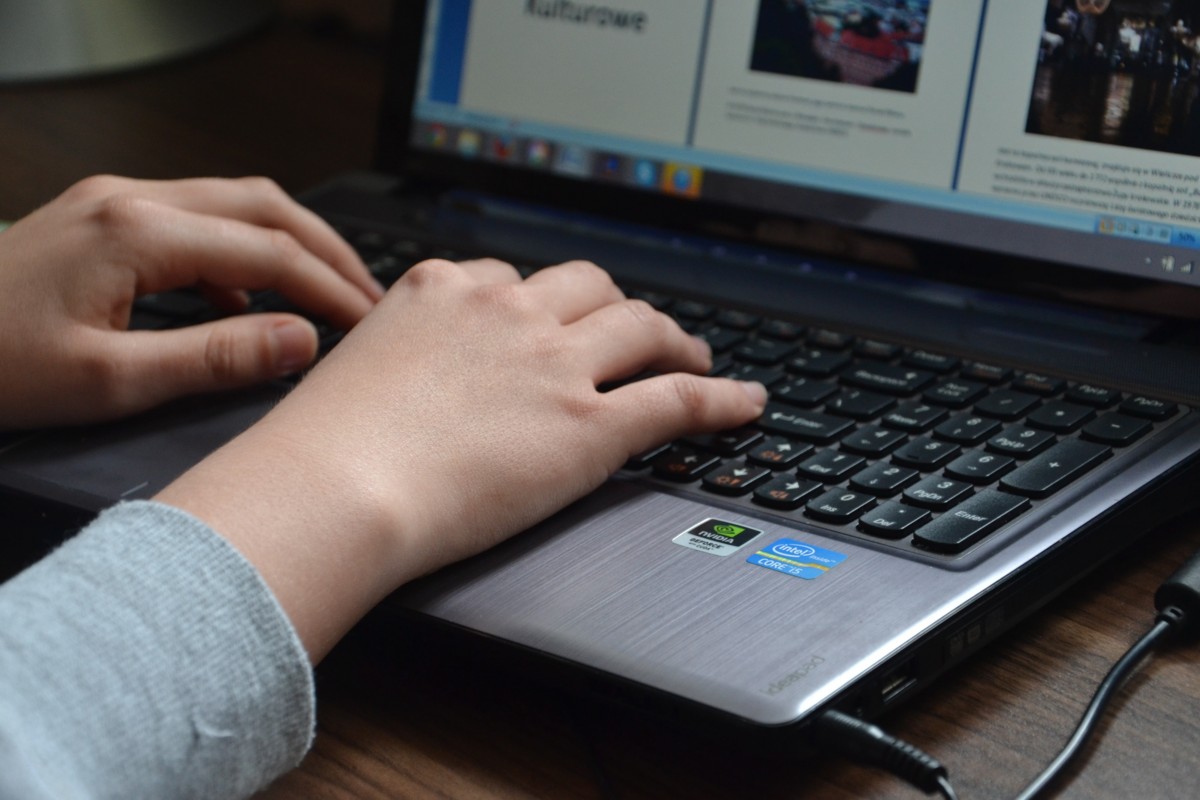 Laptopy z rządowych programów. Sprawdziliśmy, jak działało wsparcie dla dzieci z terenów popegeerowskich