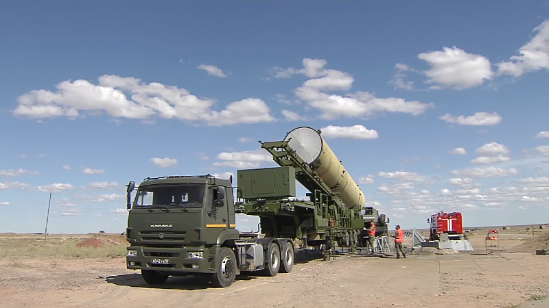Moment przygotowań do testu systemu obrony przeciwrakietowej A-235 - próba na poligonie Sary-Szagan (sierpień 2018 roku). Fot. Ministerstwo Obrony Federacji Rosyjskiej [mil.ru]