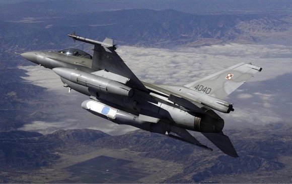 Polski F-16C z zasobnikiem DB-110 - fot. Lockheed Martin Tactical Aircraft Systems