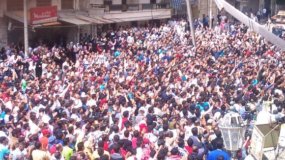 demonstracja w mieście Banijas, 6 maja 2011. Fot: Syria-Frames-Of-Freedom/wikipedia.com/CC BY 2.0