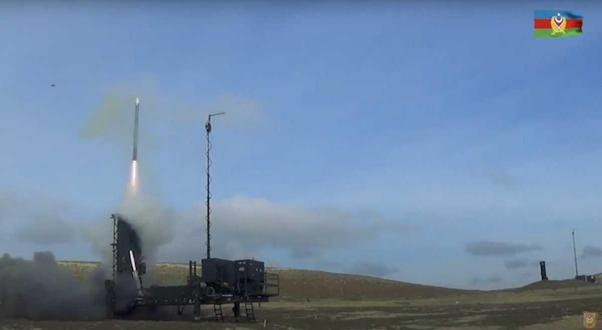 Эмираты отражают атаки Ирана. Скоро тысяча