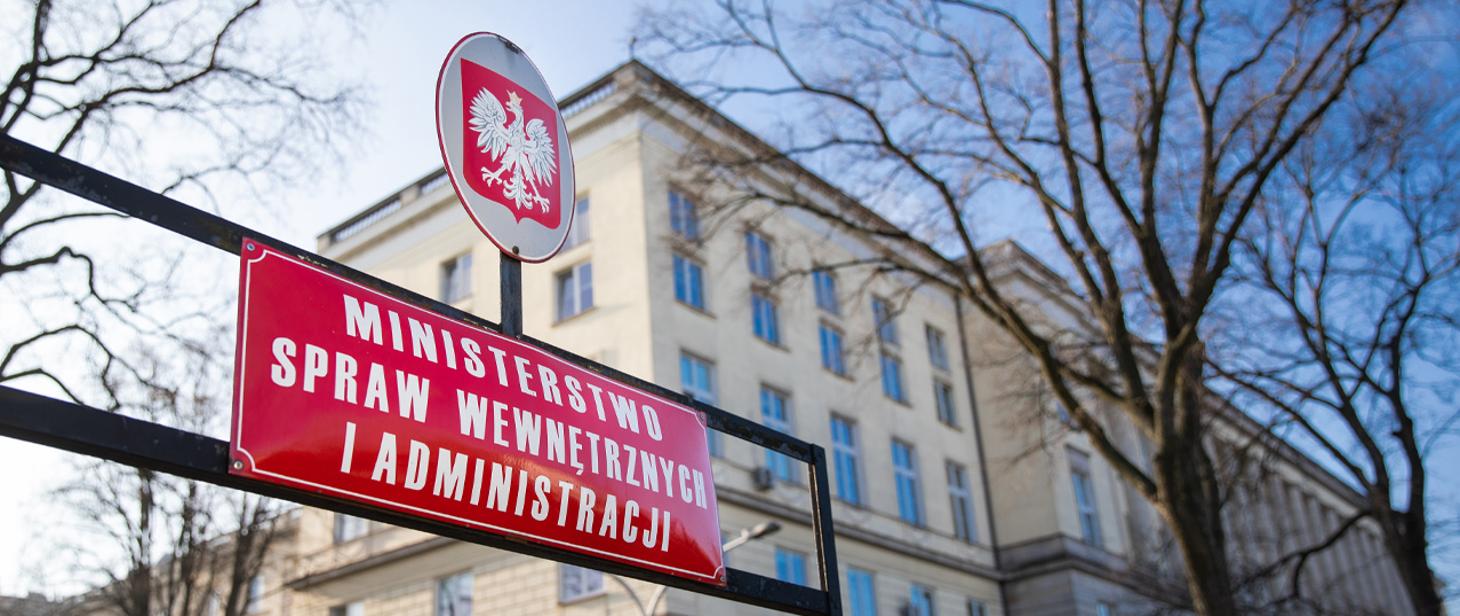 Trzech posłów i generał. MSWiA ma już wiceministrów
