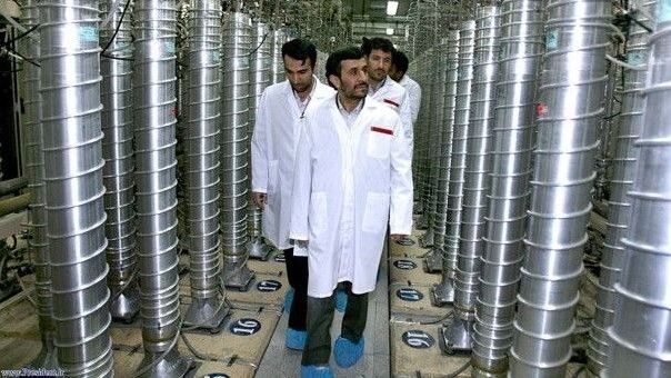 Mahmud Ahmadineżad z wizytą w ośrodku w Natanz - fot. president.ir