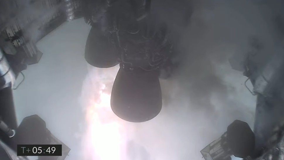 Moment przerwania transmisji ze startu prototypowego egzemplarza statku Starship - SN11. Fot. SpaceX via Youtube