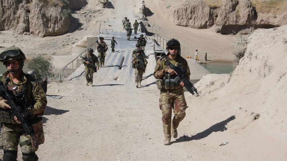 Włoscy żołnierze w Afganistanie w 2012 r., fot. www.esercito.difesa.it, licencja CC BY 2.5, commons.wikimedia.org