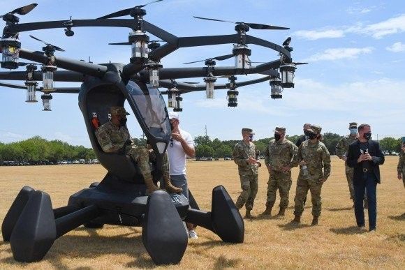 Testy jednoosobowego pionowzlotu Hexa w Camp Mabry w Teksasie 20 sierpnia 2020 r. Fot. US Air National Guard/Sean Kornegay;
