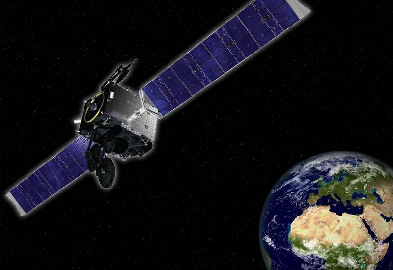 Artystyczna wizja satelity GovSat-1. Ilustracja: SES