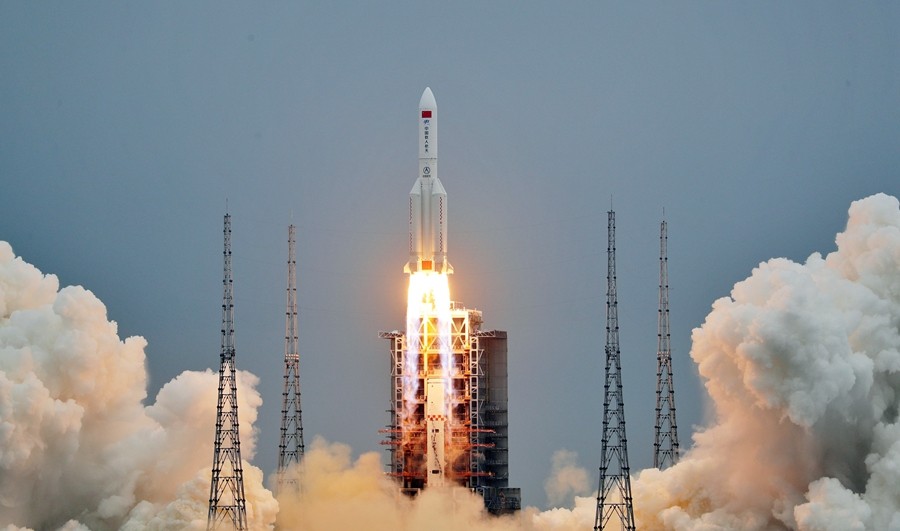 Start rakiety Chang Zheng 5B z modułem stacyjnym Tiānhé. Fot. CNSA [cnsa.gov.cn]