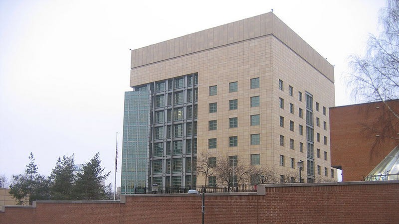 Ambasada Stanów Zjednoczonych w Moskwie, fot. Pars/Wikimedia (domena publiczna)