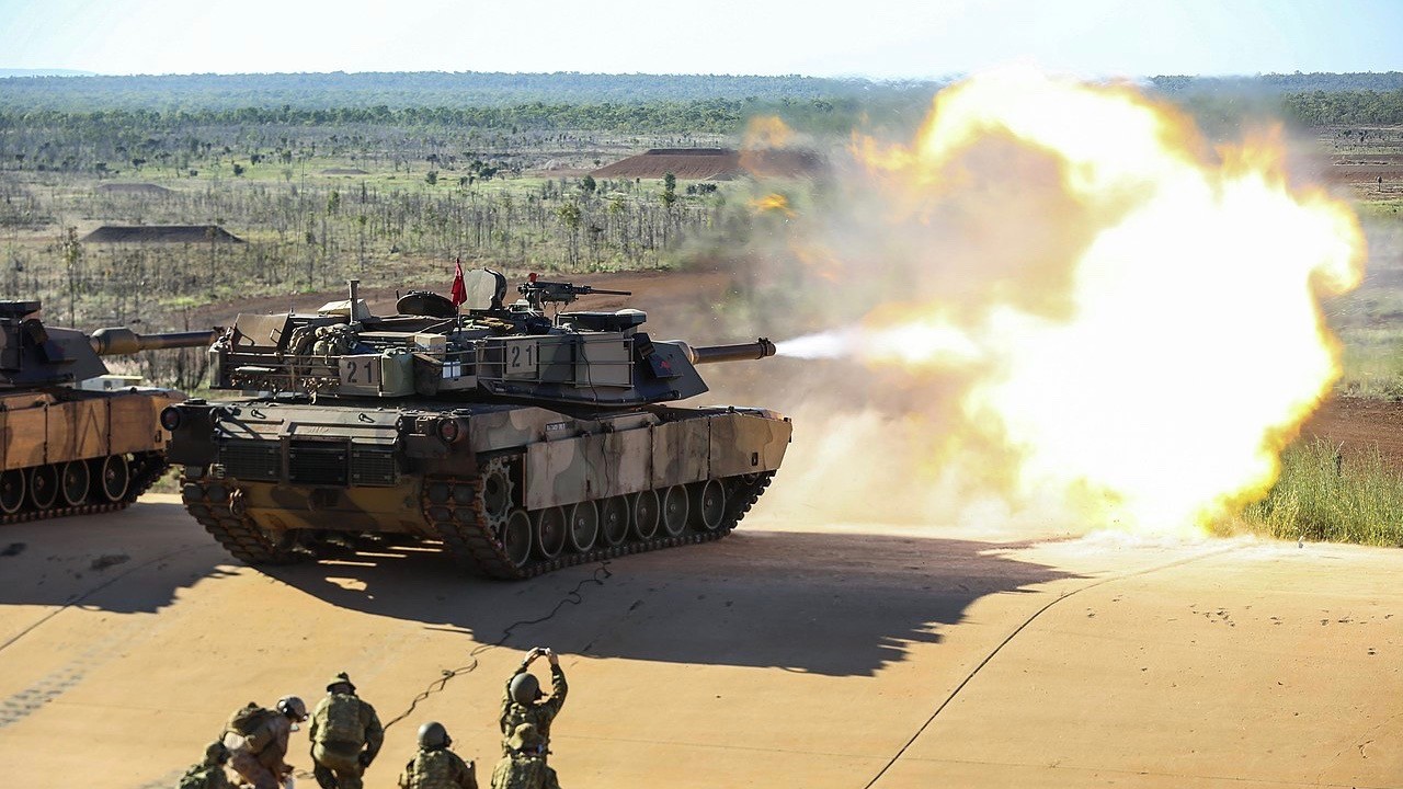 Australijski M1A1SA Abrams w czasie strzelań. Fot. Lance Corporal Damion Hatch Jr./U.S.M.C.