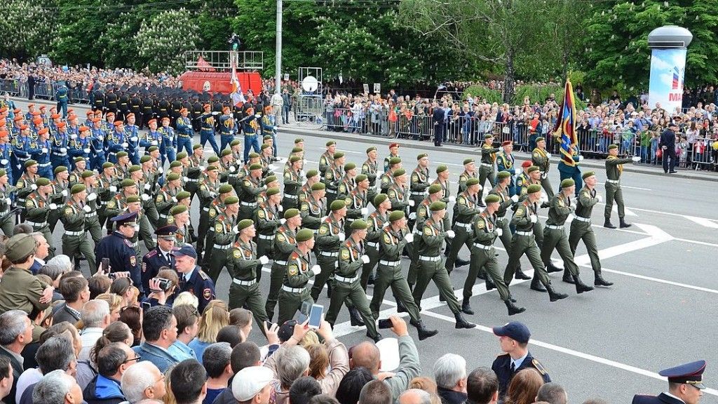 Zdjęcie ilustracyjne przedstawiające defiladę zwycięstwa w Doniecku w 2018 roku. Fot. Andrew Butko/Wikimedia/CC BY-SA 3.0