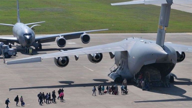 Ewakuacja cywilnych pracowników rządu amerykańskiego z bazy sił powietrznych w Incirlik, marzec 2016. Fot. U.S. Air Force.