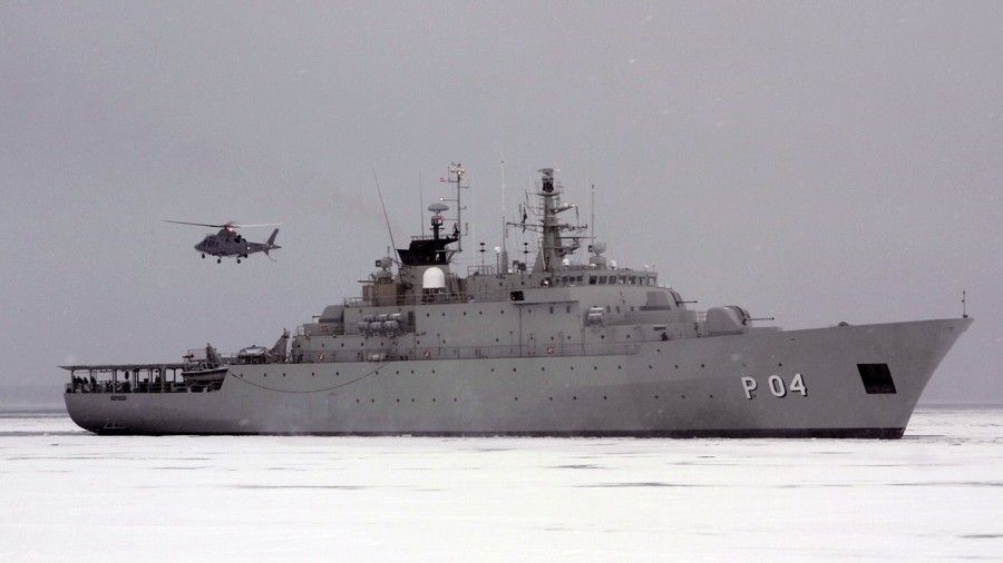 Okręt HSwMS „Carlskrona” po raz drugi dołączył do sił europejskich w Operacji Atalanta - fot forum.irishmilitaryonline.com)