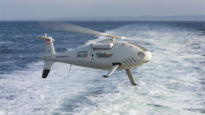 Camcopter S-100 podczas testów morskich. – fot. Schiebel
