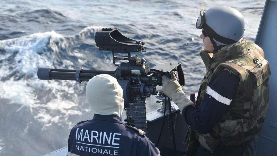 Francuskie okręty zaczęto wyposażać w wielolufowe karabiny maszynowe 7,62 mm - fot. Marine Nationale.
