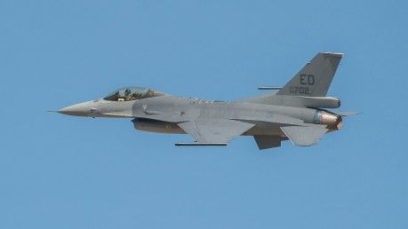 Amerykanie nie zamawiają już nowych F-15E Strike Eagle, koncentrując się na modernizacji istniejących maszyn... Fot. Senior Airman Trevor T. McBride/U.S. Air Force