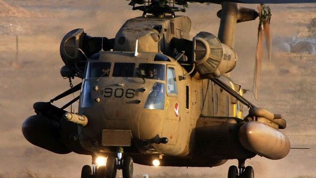 Potrzeba utrzymania w linii CH-53 spowodowała zakup na części używanych maszyn ze Stanów Zjednoczonych - fot. Siły Powietrzne Izraela