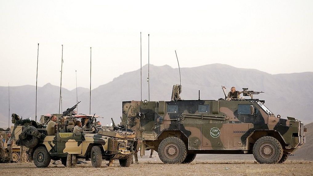 Holenderski Mercedes i Bushmaster podczas działań w Afganistanie - fot. ResoluteSupportMedia/CC-BY-2.0