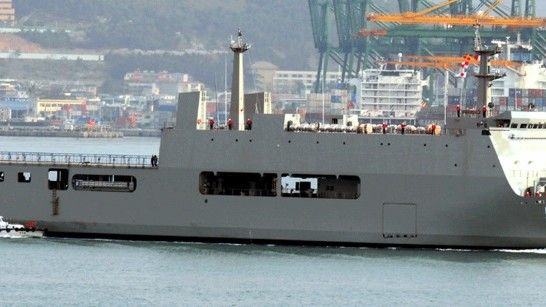 Zaproponowane Filipinom okręty będą pomniejszoną wersją indonezyjskich okrętów- doków typu Makassar – fot. Wikipedia