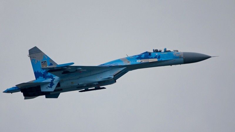 Ukraińcy zdecydowali o podniesieniu stopniu gotowości bojowej sił powietrznych z uwagi na zagrożenie ostrzałem rakietowym. Na zdjęciu samolot Su-27 należący do sił powietrznych Ukrainy. Fot. mil.gov.ua.