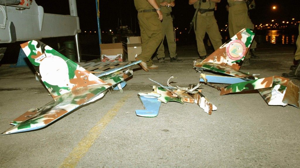 Wykorzystanie systemów bezzałogowych przez terrorystów to istotne zagrożenie dla bezpieczeństwa Izraela. Na zdjęciu szczątki drona należącego do Hezbollahu, zestrzelonego w 2006 roku. Fot. IDF/flickr.