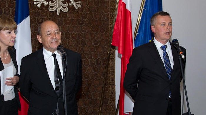 Ministrowie obrony: Francji Jean - Yves Le Drian i Polski Tomasz Siemoniak- fot. defense.gouv.fr
