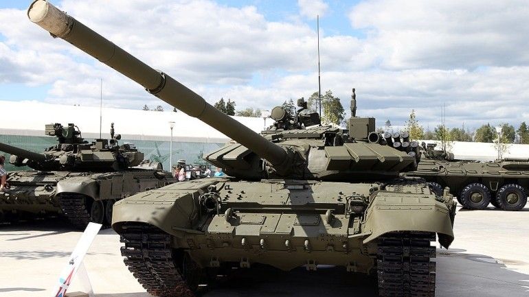 Najnowsza wersja czołu T-72 - T72B3, wykorzystywana przez armię rosyjską. Fot. Vitaly Kuzmin/wikipedia/CC BY-SA 3.0