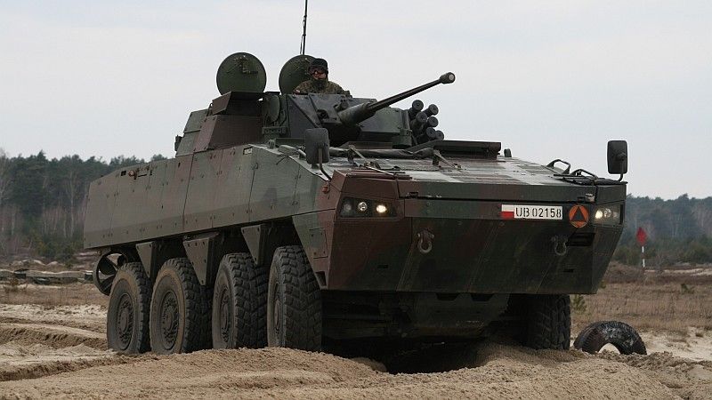 Zmodyfikowane transportery Patria AMV są produkowane na licencji w Polsce pod nazwą KTO Rosomak i znajdują się na uzbrojeniu Sił Zbrojnych RP. Fot. MON/Wikimedia Commons.