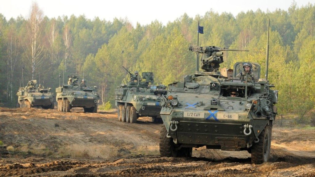 Obecnie w działaniach batalionu rotacyjnego na Litwie bierze udział jednostka US Army wyposażona m.in. w transportery Stryker. Fot. Sgt. David Turner/US Army.