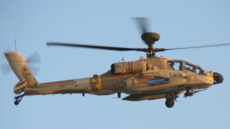 AH-64D Apache Longbow "Saraf" armii izraelskiej. Fot. Galit Luvtzki/CC BY 2.5 via wikipedia