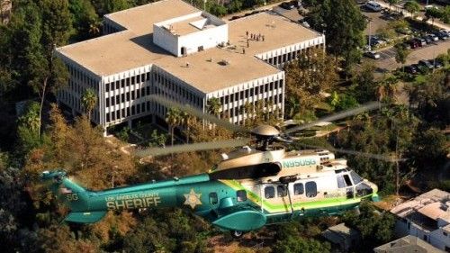Wielozadaniowy śmigłowiec transportowy Eurocopter AS332 Super Puma w barwach policji hrabstwa Los Angeles - fot. policja hrabstwa Los Angeles