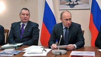 Prezydent FR Władimir Putin i wicepremier Dmitrij Rogozin odpowiedzialny za przemysł obronny- fot. kremlin.ru