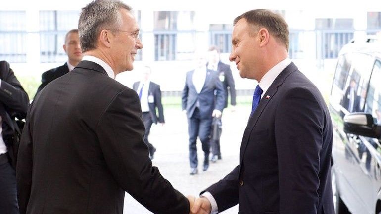 Sekretarz Generalny NATO, Jens Stoltenberg (z lewej) i prezydent RP Andrzej Duda /Fot. Fot. www.nato.int