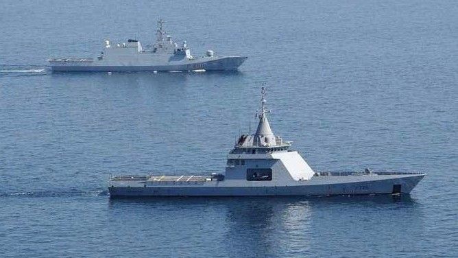 Jednostki „L’Adroit” i „Commandante Cigala Fulgosi” są przykładem dwóch zupełnie odmiennych koncepcji w odniesieniu do pełnomorskich okrętów patrolowych- fot. Marine nationale