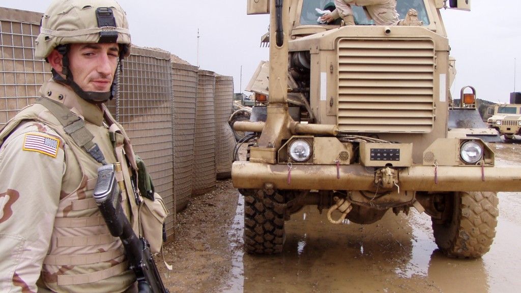 Amerykanie złomują sprzęt wojskowy w Afganistanie, w tym pojazdy MRAP – fot. defensetech.org