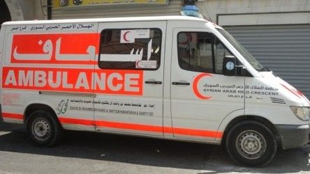 Ambulans Syryjskiego Czerwonego Półksiężyca - fot. ifrc.org
