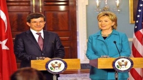Ahmet Davutoglu i Hillary Clinton - fot. Departament Stanu USA.