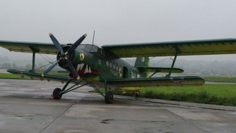 Jeden z samolotów An-2 eksploatowanych obecnie w krakowskiej bazie lotnictwa transportowego - fot. Łukasz Pacholski