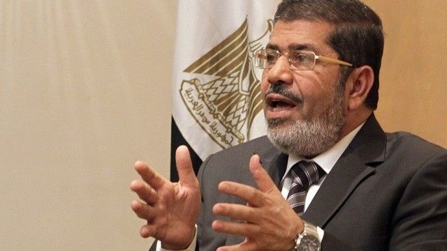 Internowany prezydent Muhammed Mursi- fot. loralucero.wordpress.com 