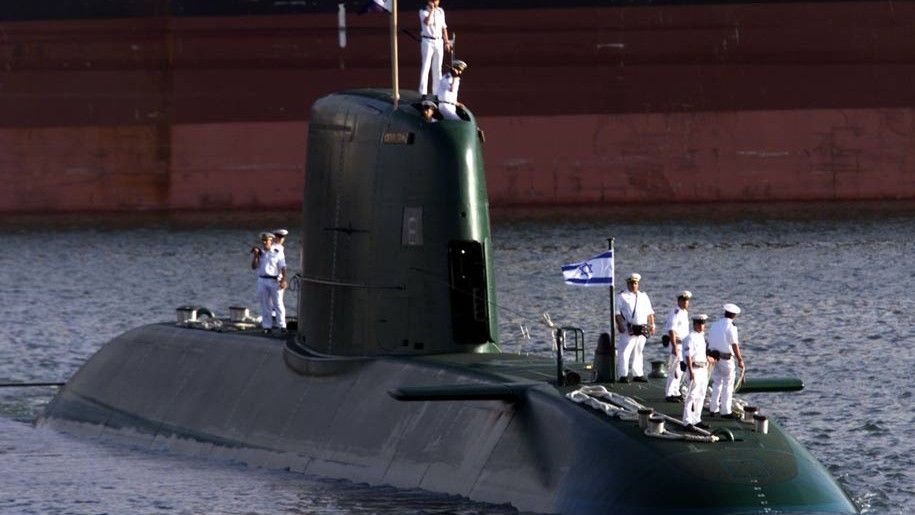 Francuzi twierdzą, że za atakami na syryjski port w Latakia nie odpowiada lotnictwo a okręt podwodny Izraela typu Dolphin– fot. nosint.blogspot.com
