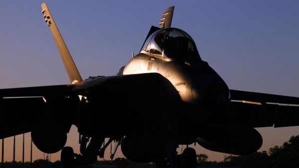 Opóźnienia programu F-35A Lightning II spowodują potrzebę zakupu kolejnej partii Super Hornetów - fot. Ministerstwo Obrony Australii
