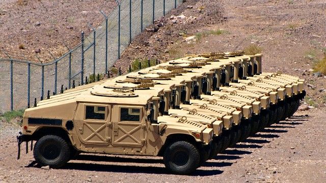 Amerykanie sprzedają kolejną partię fabrycznie nowych HMMWV - fot. US Army