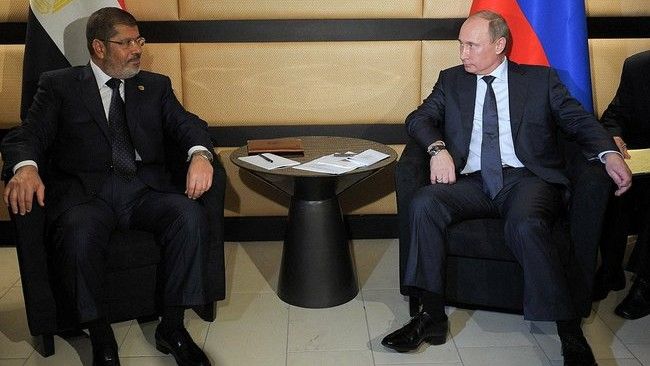 Prezydenci: Egiptu - Muhammad Mursi i Federacji Rosyjskiej -Władimir Putin podczas szczytu BRICS / Fot. kremlin.ru