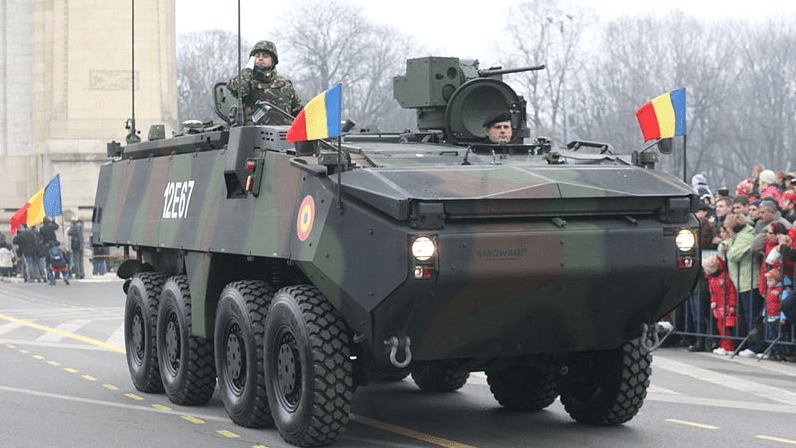 W ramach modernizacji rumuńskie siły zbrojne otrzymują transportery Piranha. Na zdjęciu wóz Piranha IIIC, Fot. Fot. Petrică Mihalache/Wikimedia Commons, CC BY 3.0