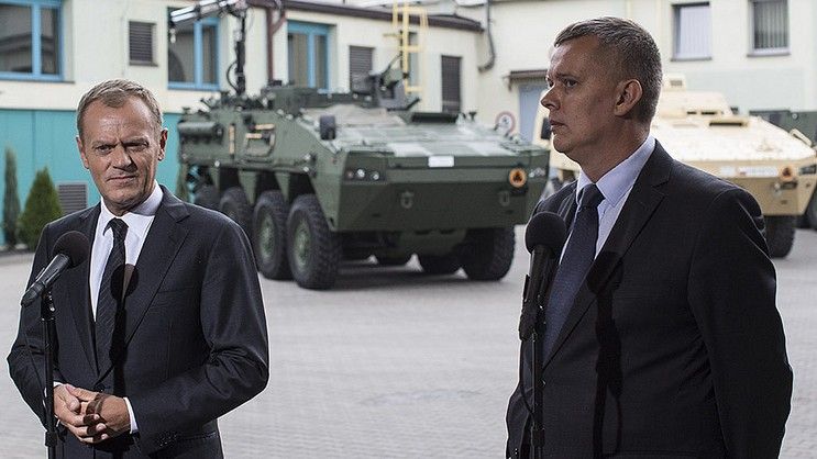 Premier Donald Tusk podczas konferencji prasowej w Siemianowicach Śląskich potwierdził, że konsolidacja polskiego przemysłu zbrojeniowego stała się faktem. Fot. Kancelaria Premiera