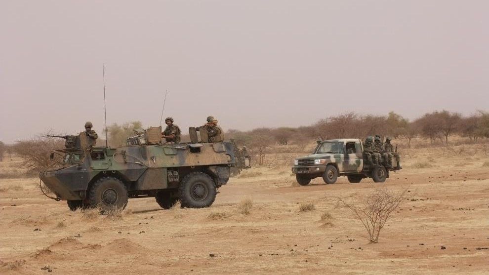 Pomimo obecności w Mali sił pokojowych oraz wojsk francuskich, Tuaregom udało się zaatakować miasto Kidal, nad którym najprawdopodobniej przejęli oni kontrolę. Fot. EMA/armée de Terre/defense.gouv.fr.