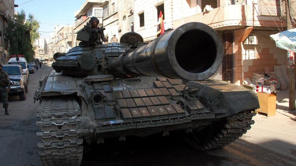 Syryjski czołg podstawowy T-72AV - fot. http://milinme.wordpress.com/