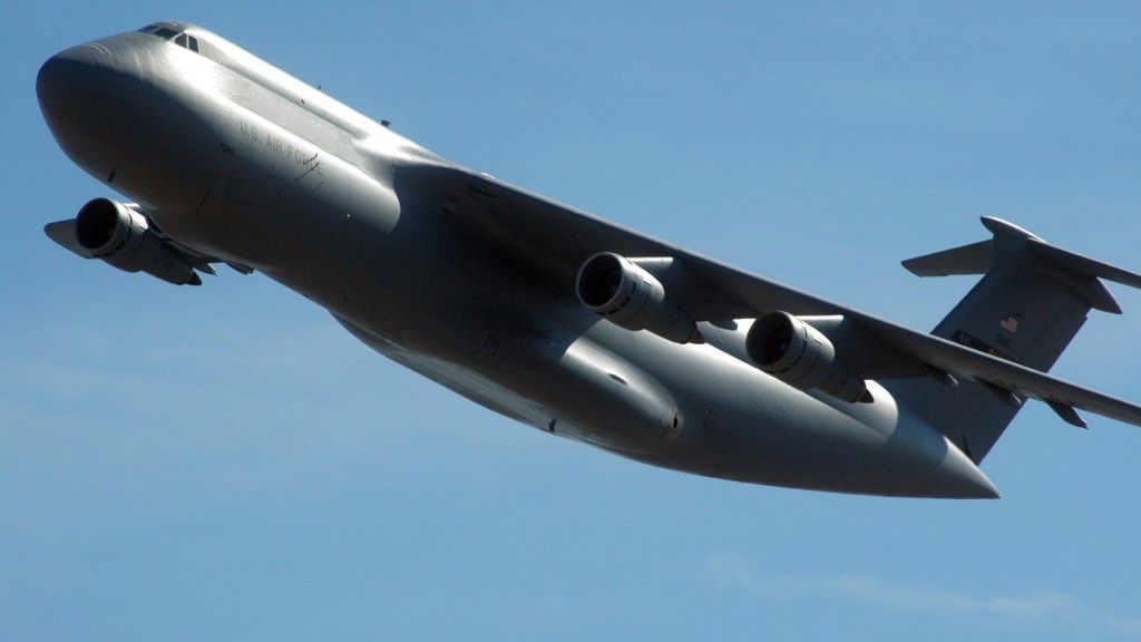Ciężki samolot transportowy C-5 Galaxy, maszyny tego typu przechodzą modernizację według programu RERP - fot. USAF