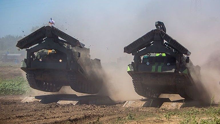 Rosyjskie siły zbrojne zorganizowały wyścig maszyn inżynieryjnych BAT. Fot. www.mil.ru